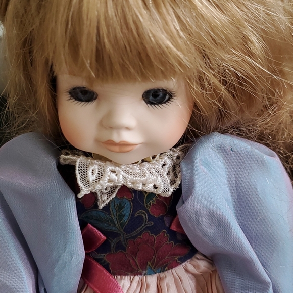 Christine Cecile porcelain doll - Picture 2 of 4